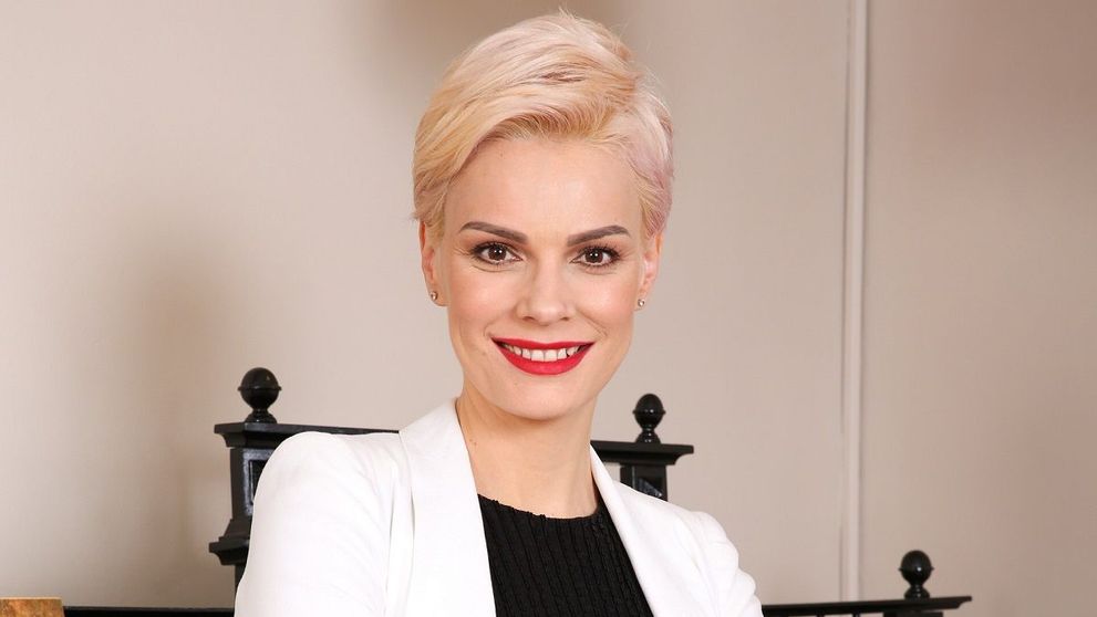 Anca Alungulesei, terapeut în nutriție, a creat o metodă revoluționară de slăbit, fără numărat calorii sau sport