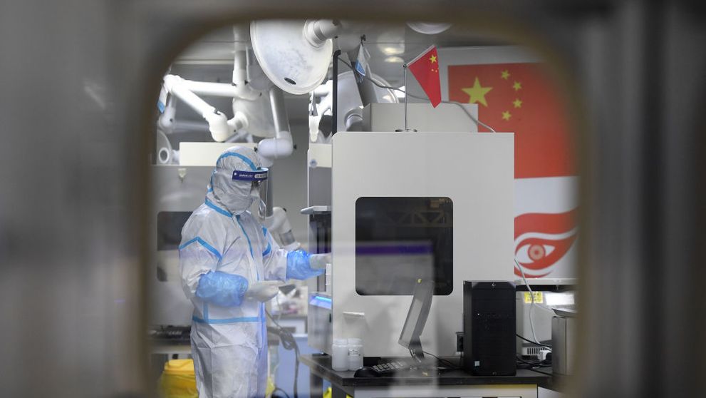 COVID-19, scăpat dintr-un laborator dubios din Wuhan. Oamenii, infectați cu mult înainte să se anunțe pandemia. Ce alianță s-a făcut pentru mușamalizarea adevărului