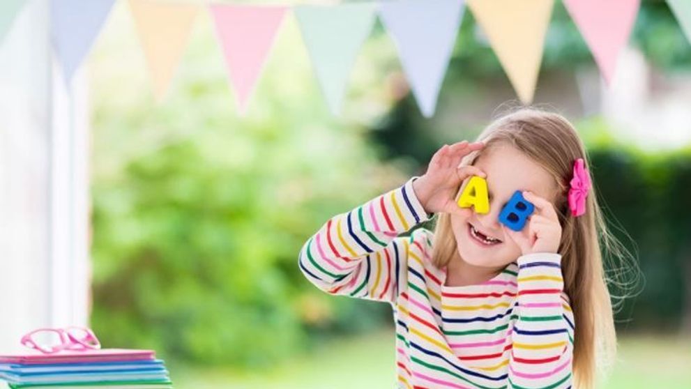 (P) De ce să apelezi la cursuri intensive engleză online copii pentru a ține pasul cu educația!