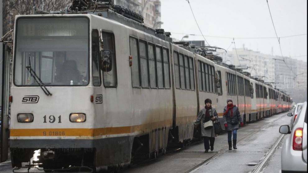 O persoană a murit în timp ce se afla în tramvai! Cauza decesului și primele informații