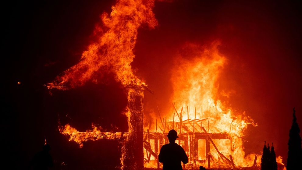 EXCLUSIV: Cel mai devastator incendiu din SUA ultimului secol, transformat într-o lecție de viață în 