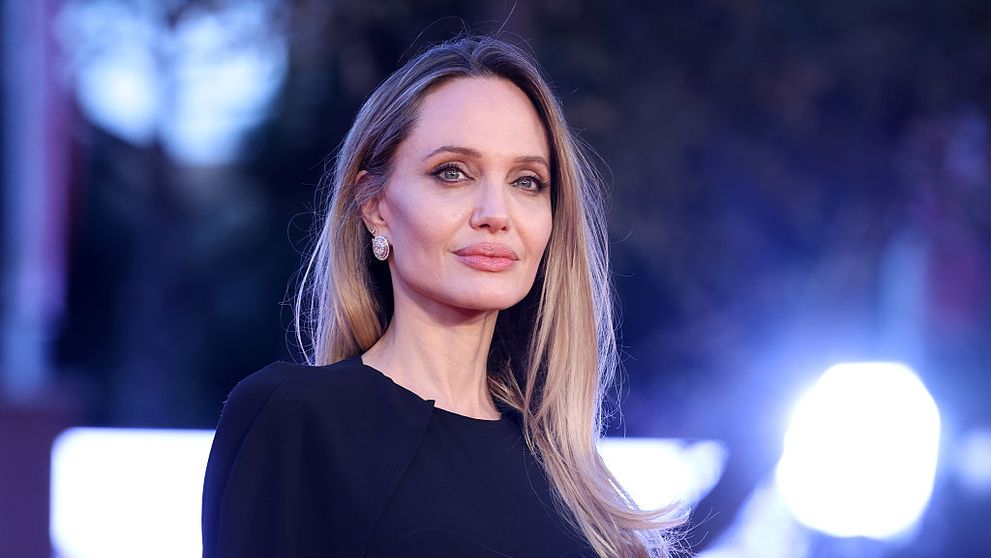 Angelina Jolie, vizită „secretă” pe frontul din Ucraina. Ce a pățit bodyguardul ei când a fost văzut de militarii din Nikolaev