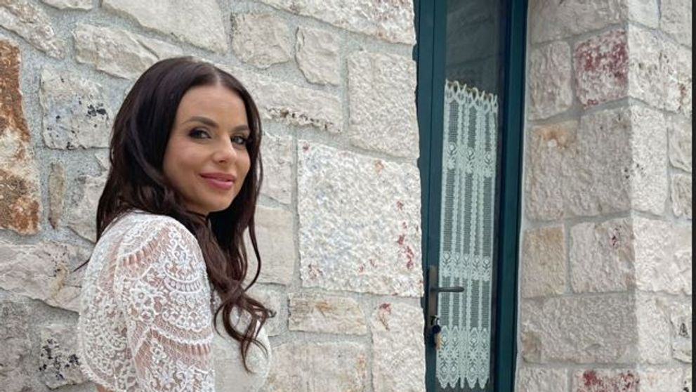 După ce a tăiat respirația tuturor ca mireasă la cununia civilă, Cătălina Grama vorbește despre cununia religioasă 
