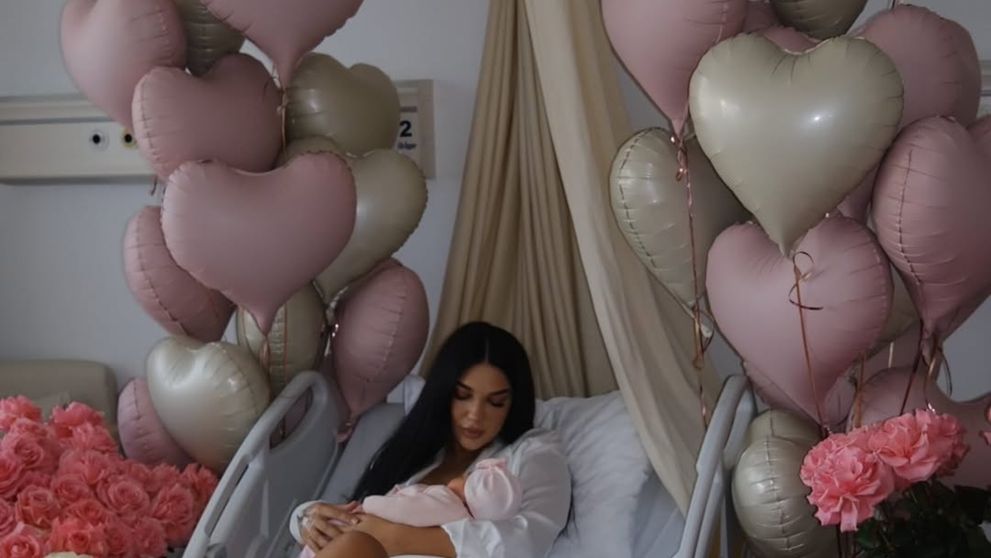 Celebra influenceriță a dezvăluit numele fetiței sale, la doar câteva zile după ce micuța a venit pe lume. Este extrem de rar, iar în România nu există