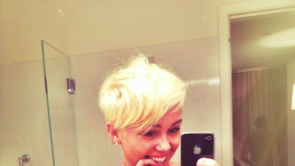 Foarte indraznet, foarte blond si foarte scurt. <span style=