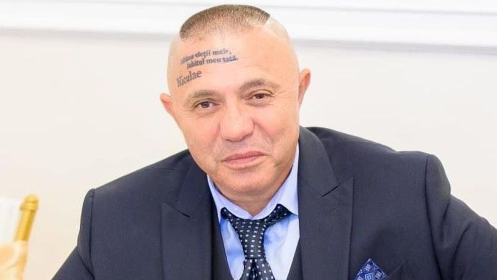 Cum mai arată Nicolae Guță acum și câți bani a cheltuit pentru tatuajul de pe frunte