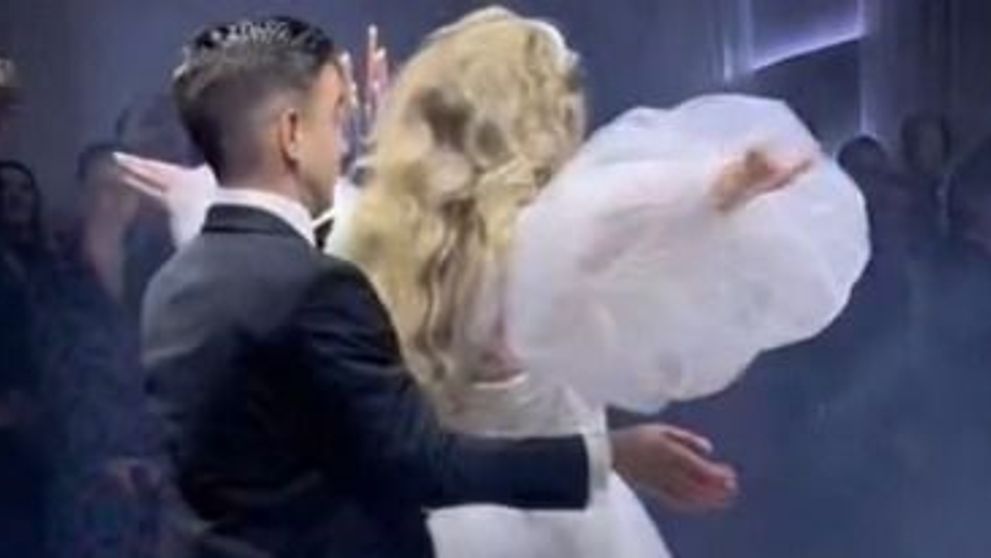 Videoclip viral pe TikTok: Dansul mirilor pe manele!