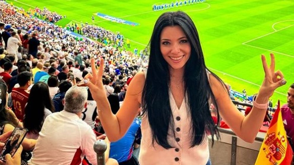 Corina Caragea, în tribune la finala EURO 2024! Cu ce actor celebru de la Hollywood s-a pozat prezentatoarea: „Cine își închipuia când urmăream la TV… ”