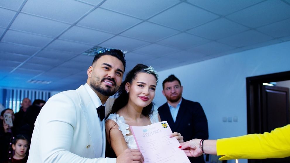 Cum arată soacra lui Jador. Artistul a postat primele imagini cu mama Oanei Ciocan, la doar câteva zile de la nuntă: „Ia uite!”