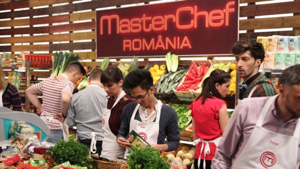 ACUM, la ProTV, cei 24 de concurenti intra in bucataria 