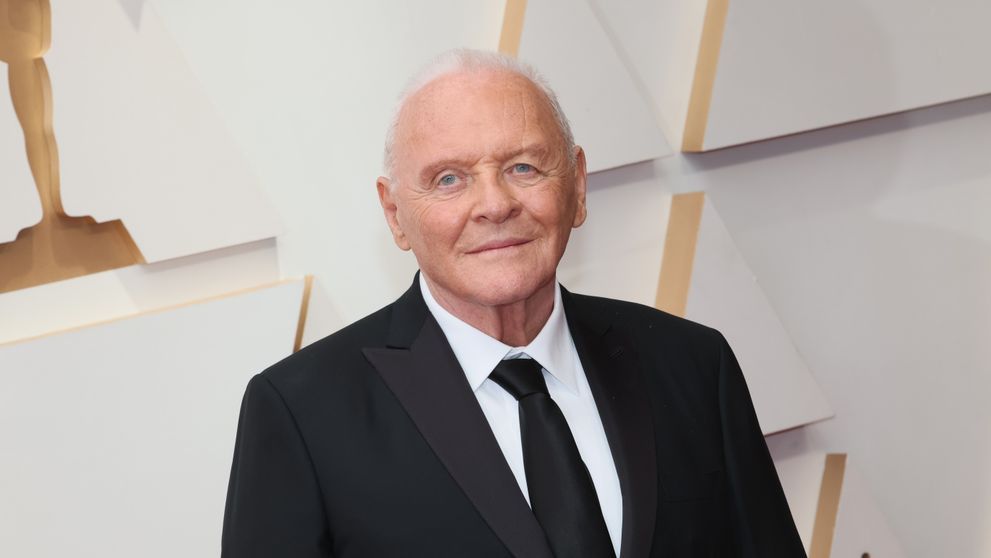 Anthony Hopkins, de nerecunoscut! Și-a șocat fanii susținând echipa Angliei la Cupa Mondială