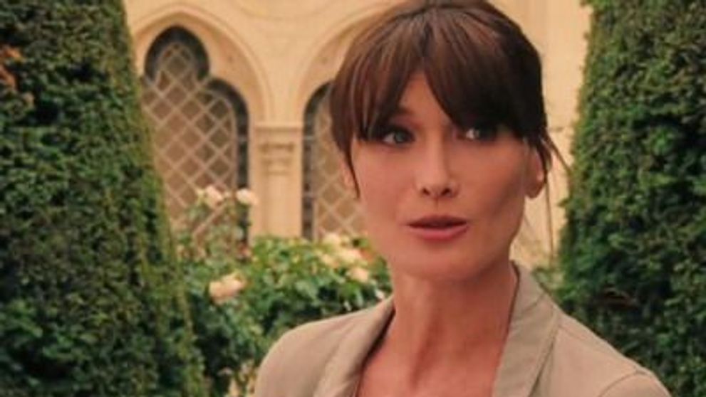 VIDEO Primele imagini cu sexy Carla Bruni, nevasta lui Sarkozy, in filmul lui Woody Allen, “Midnight in Paris”