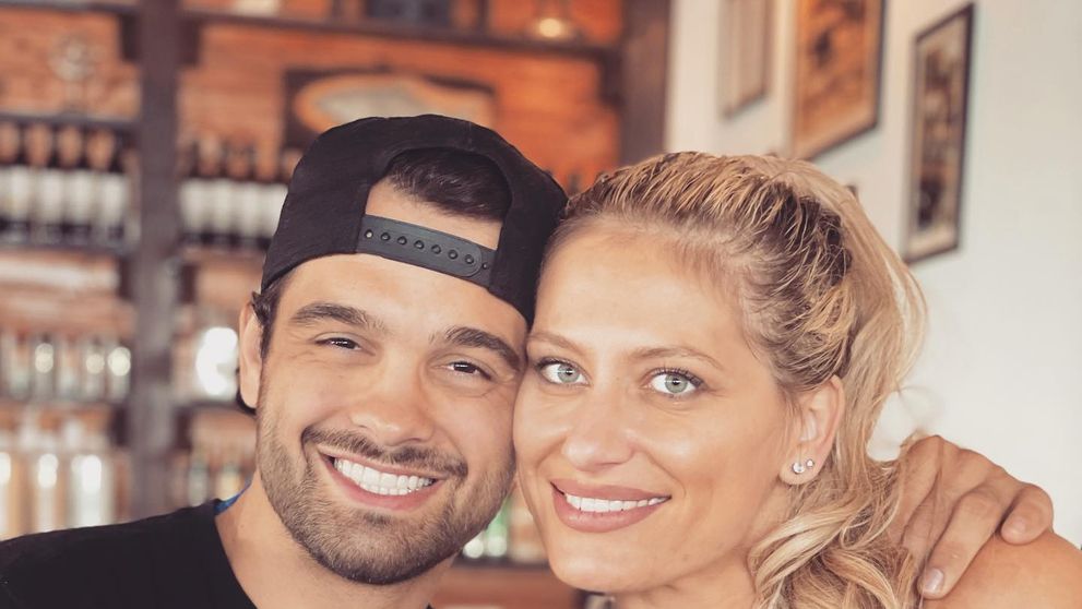 George Piștereanu, imagine adorabilă alături de fiica sa. Spre deosebire de alte vedete, actorul i-a făcut cont de Instagram micuței sale Vivienne Elle