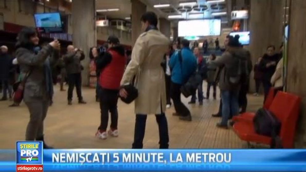 Frozen Bucharest, un nou eveniment la metroul din Bucuresti. Cum s-au distrat zeci de tineri