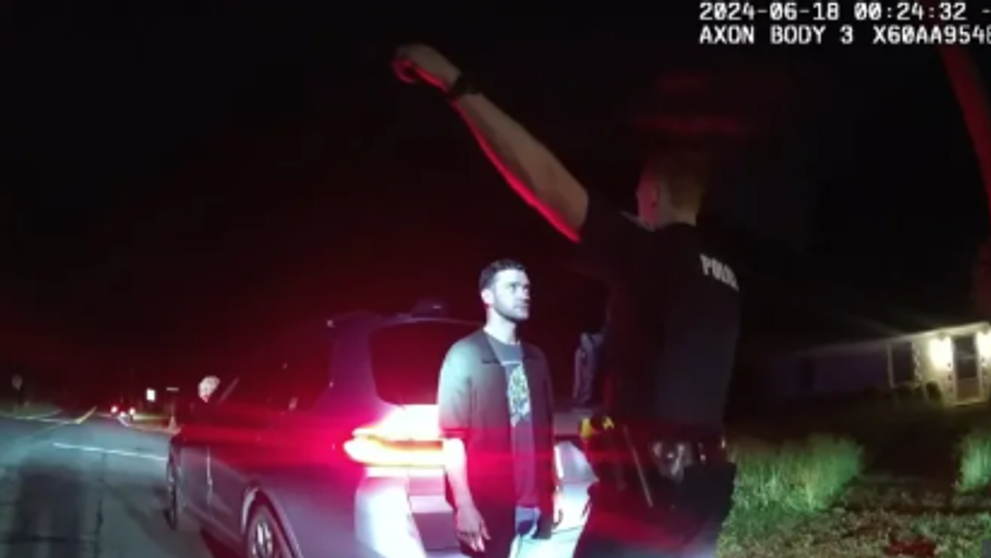 Momentul când Justin Timberlake e arestat, surprins de camerele polițiștilor. Clipul video pe care artistul a încercat să-l șteargă