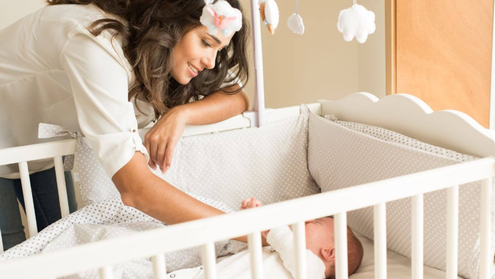 (P) TOP 5 aspecte de care e bine să ții cont când alegi pătuțul pentru copil