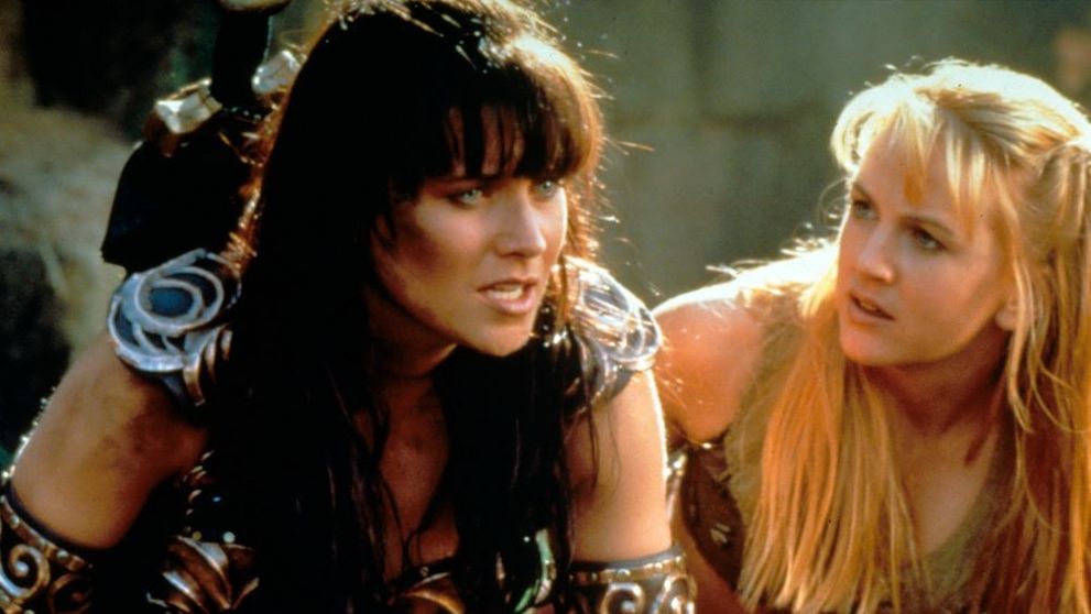 Greu de recunoscut la 48 de ani? Cum arata acum Lucy Lawless din Xena. Cele mai recente imagini cu actrita
