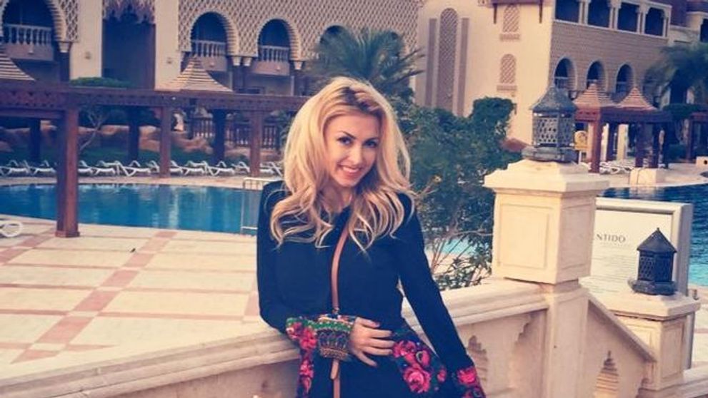 Andreea Balan si-a pus pe jar admiratorii de pe Facebook. Cantareata si-a expus silueta intr-un costum de baie minuscul