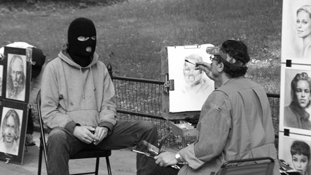 Cine este Banksy, artistul neconvențional care scoate în evidență toate defectele lumii contemporane