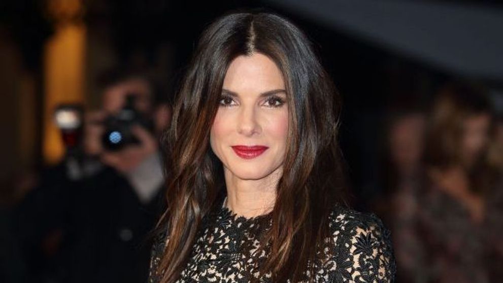 Si-a cautat numele pe Google si a avut o surpriza de proportii. Ce a descoperit Sandra Bullock pe internet