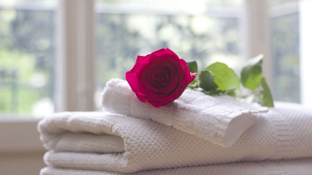 (P) Răsfăț de zeiță: Cum pregătești cada pentru o baie relaxantă