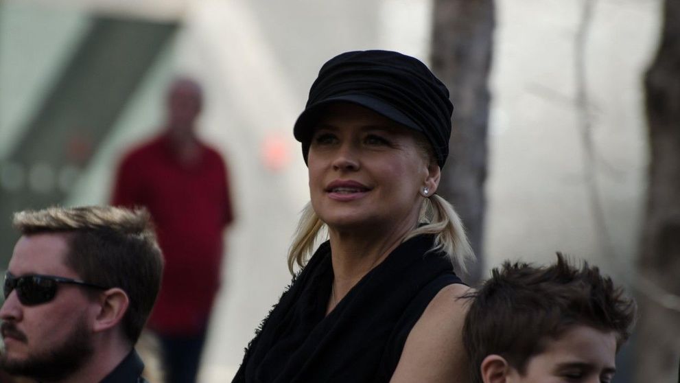 “Rugați-vă pentru mine!” Actrița Kristy Swanson, antivaccinistă convinsă, pe oxigen și tratată de pneumonie