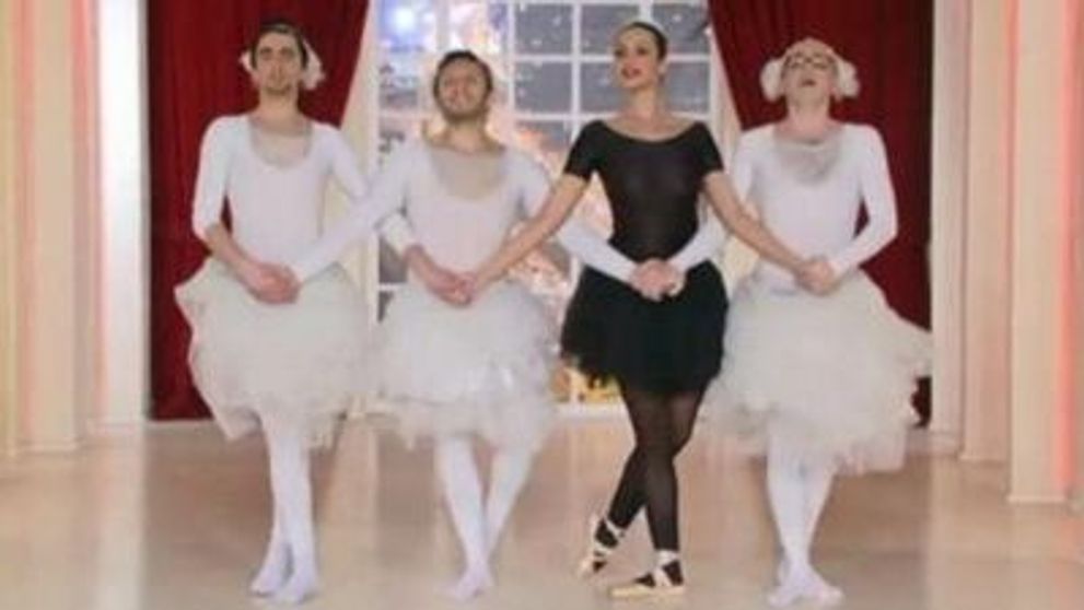 “Lebedele vesele” au uluit juriul de la “Romanii n-au talent”  Vezi cum au dansat! VIDEO