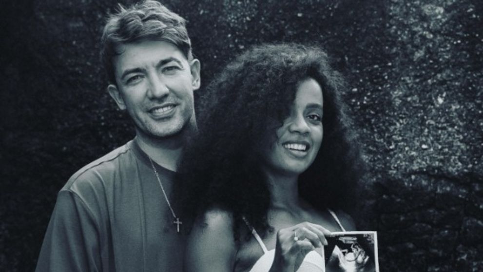 Arsenie Todiraș, fostul membru al trupei O-Zone, va fi tătic! Iubita lui, fotomodelul Agnes Matoko, e însărcinată!