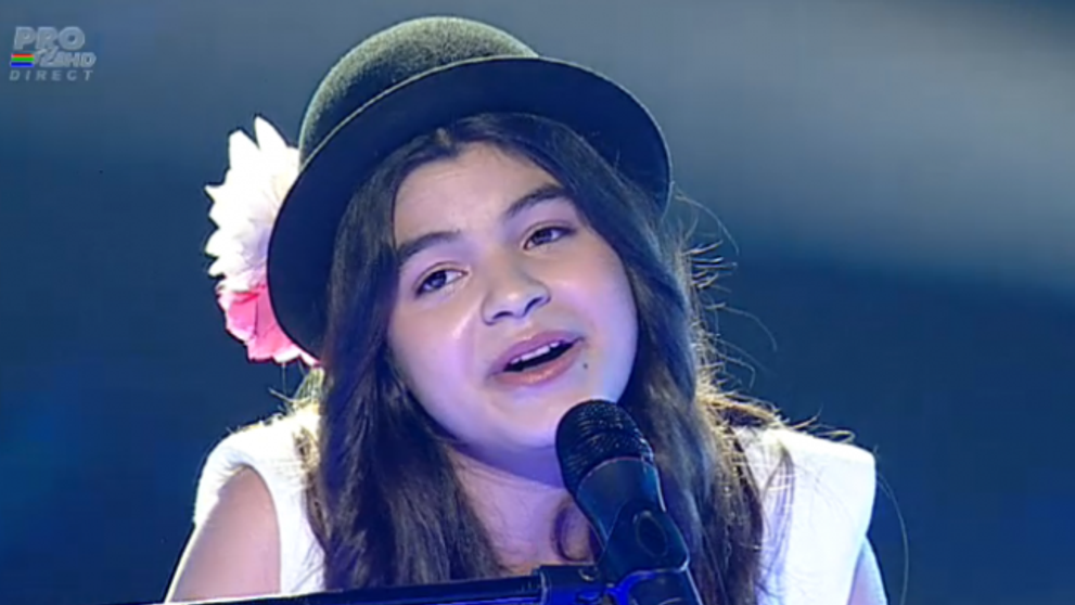 Diana Caldararu a cantat impecabil o melodiei a Aliciei Keys. Adolescenta cu voce de inger i-a lasat masca pe toti
