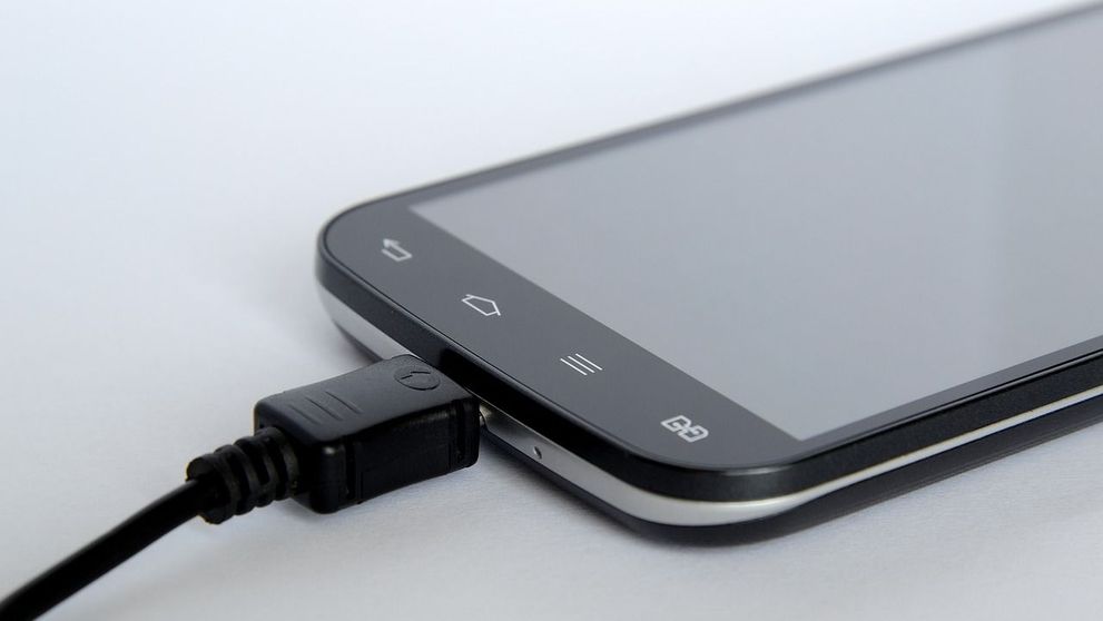 YODA.ro. Cum faci bateria unui telefon Android să reziste cât mai mult