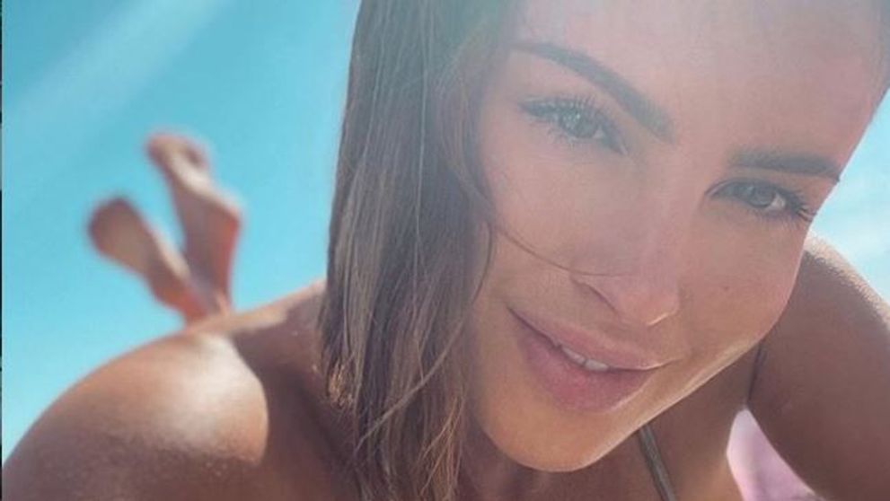 Modelul fitness Lucia Javorcekova își încurajează fanii doar în bikini