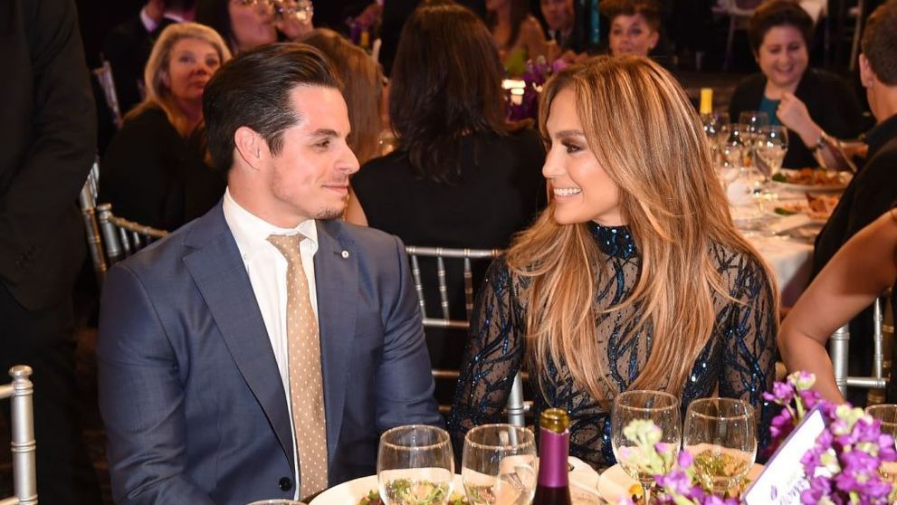 La scurt timp dupa despartirea de Casper Smart, Jennifer Lopez surprinde din nou. A publicat pe Instagram o fotografie in care apare alaturi de Marc Anthony