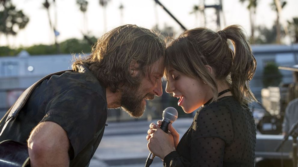 Lady Gaga și Bradley Cooper, live pe scenă pentru prima dată după apariția în filmul A Star is born