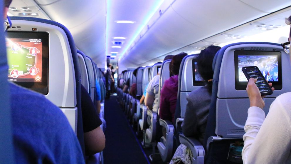 De ce nu ar trebui să îți schimbi locul în avion? Există un motiv mai puțin cunoscut