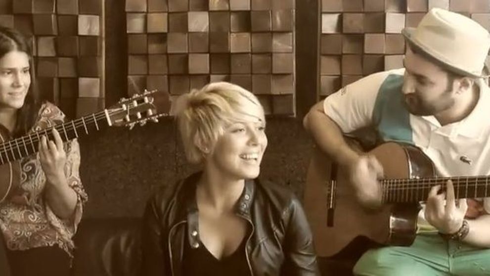 Sore canta LIVE piesa 