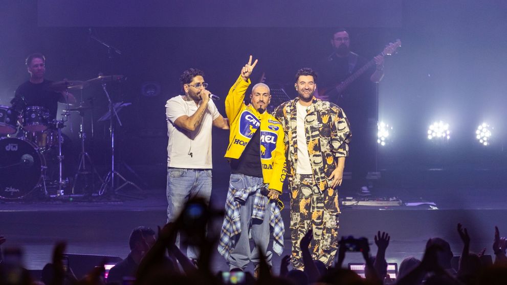 Pe 24 februarie, într-un concert-eveniment unic SOLD-OUT, la Sala Palatului, Smiley, Alex Velea și Connect-R au lansat LIVE, în fața a 4000 de persoane, ultima piesă din proiectul comun și albumul „Anii în care nu dormim”