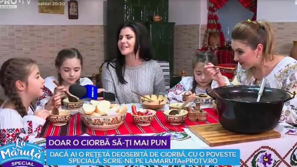 VIDEO Doar o ciorbă să-ți mai pun: o mamă și trei fiice fac ciorbă din gălbiori cu jumări