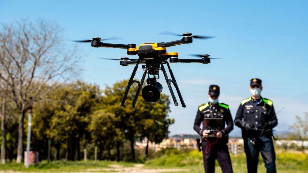 Primul oraș din România în care locuitorii sunt monitorizați cu drone dacă respectă izolarea la domiciliu