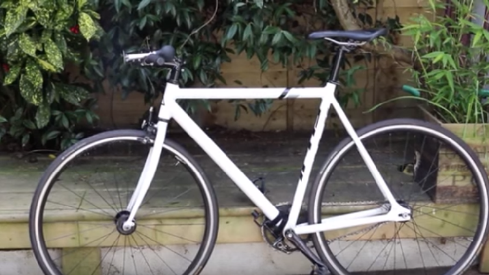 Hotii i-au furat o bicicleta si o motocicleta, dar nu s-a dat batut. Sistemul antifurt, inventia care iti apara bicicleta de hoti 