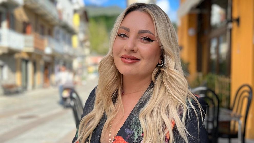 AVA se lansează pe piața internațională și cântă la televiziunea din Italia! Cunoscuta cântăreața de la Vocea României a îngenuncheat publicul cu vocea ei
