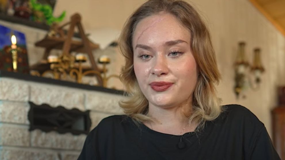 Cine sunt și cum arată tinerii pe care Maria Kovalchuck îi acuză că au bătut-o crunt. Ce s-a întâmplat în camera de hotel: „Am încercat să sar peste balcon, la vecini, dar m-au târât înapoi”