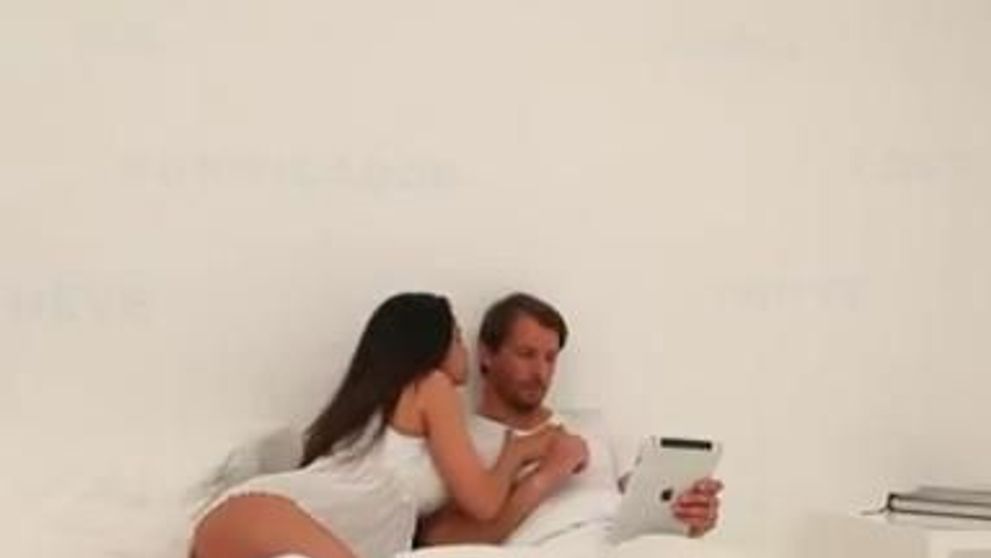 Niciun barbat nu i-ar face ASA CEVA unei femei in viata reala! Mai ales daca EA este si iepuras Playboy :) <span style=