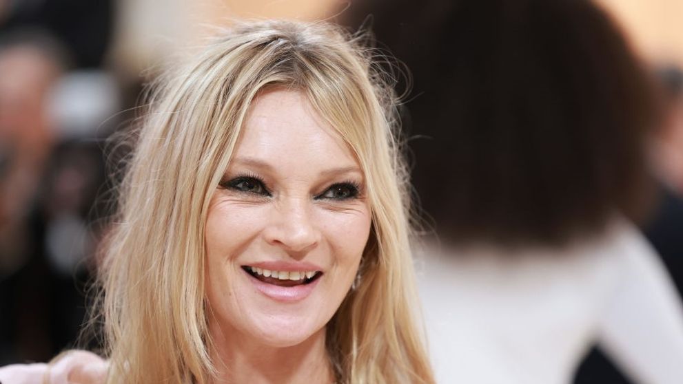 Cum arată Kate Moss la 50 de ani fără machiaj. Modelul britanic nu-și ascunde imperfecțiunile tenului