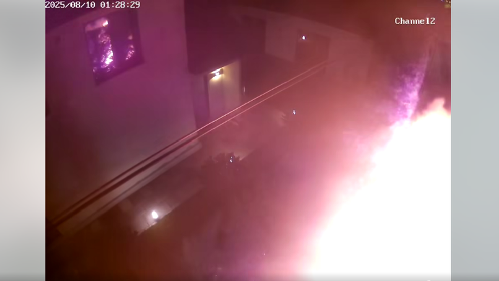 VIDEO - Incident deosebit de grav! Locuința unui primar din Moldova, atacată cu explozibil, în plină noapte: „A aruncat-o din mașină și a plecat”