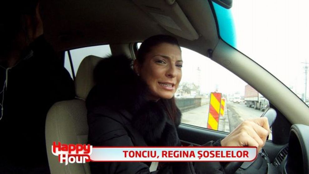 Andreea Tonciu, scandal cu o alta femeie in trafic. Era gata, gata sa se dea jos din masina si sa o bata pe cealalta soferita: VIDEO