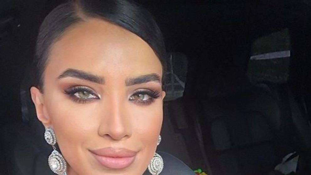 Adelina Pestrițu, mai sexy ca niciodată la piscină! Ce costum de baie a ales celebra vedetă