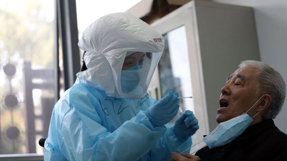 Chinezii au început să raporteze și bolnavii de Covid-19 fără simptome. Câte cazuri au în 3 zile