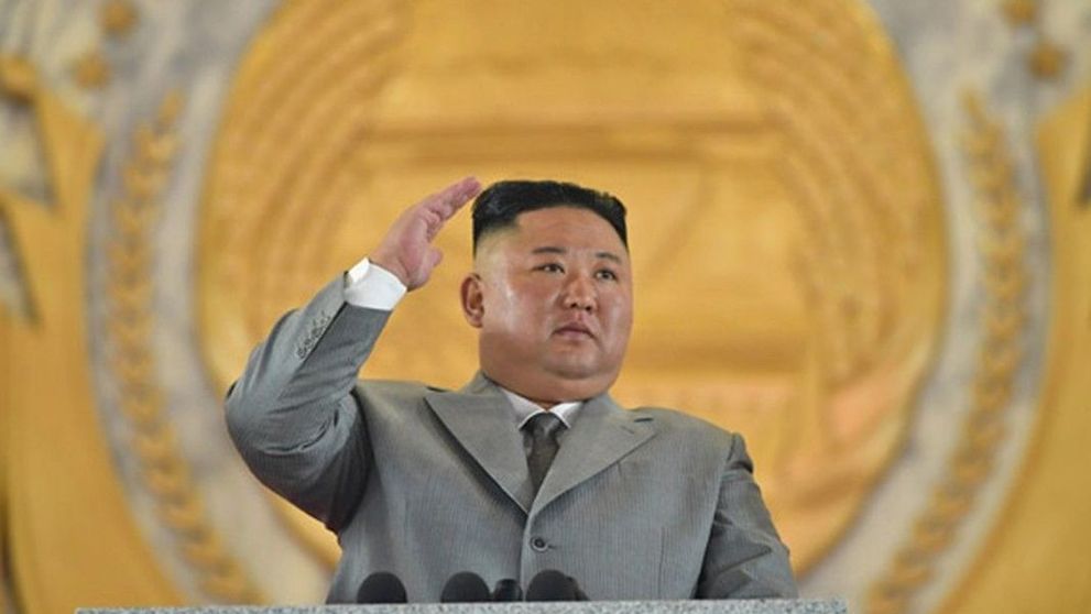 Cum arată Kim Jong-un după ce s-a zvonit că a murit. Liderul nord-coreean a apărut la o paradă grandioasă