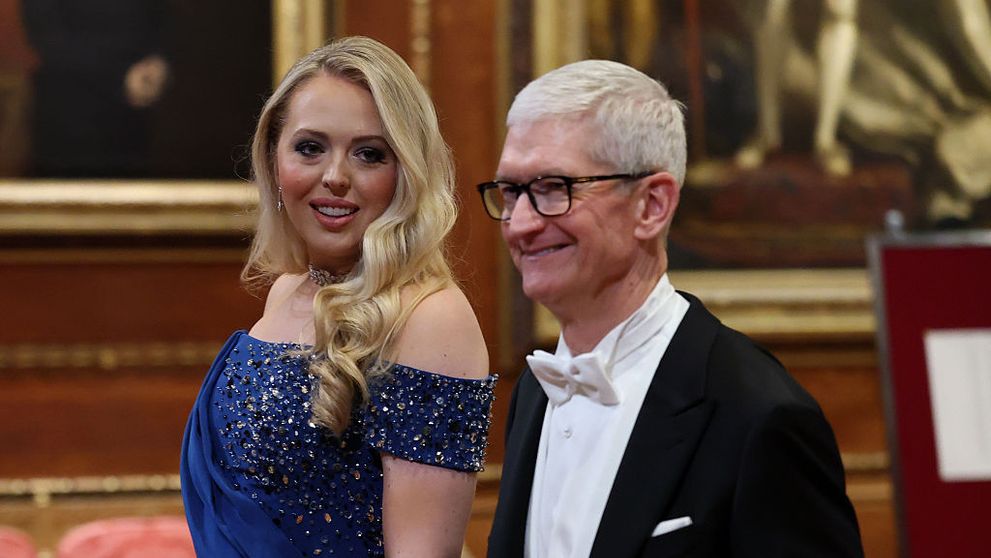 Tiffany, fiica în vârstă de 31 de ani a lui Donald Trump, a participat la banchetul de stat din Marea Britanie, unde a strălucit într-o rochie albastru regal, cu umerii goi
