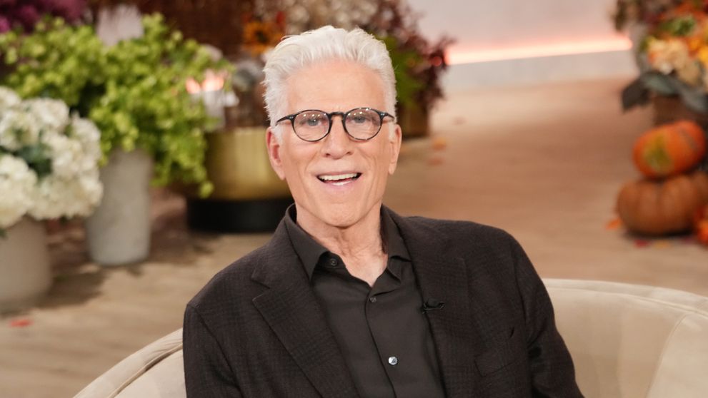 Cine e Ted Danson, legenda care va primi premiul Carol Burnett – a jucat și în Cheers, serialul iubit și în România în anii ‘90